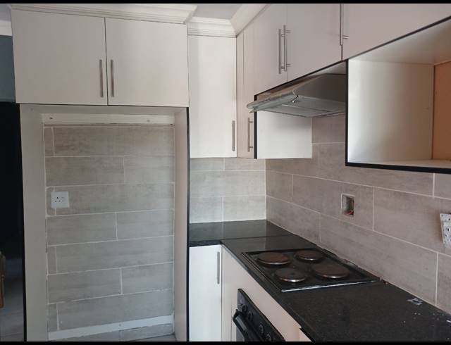 3 BEDROOM HOUSE FOR SALE IN SESHEGO E